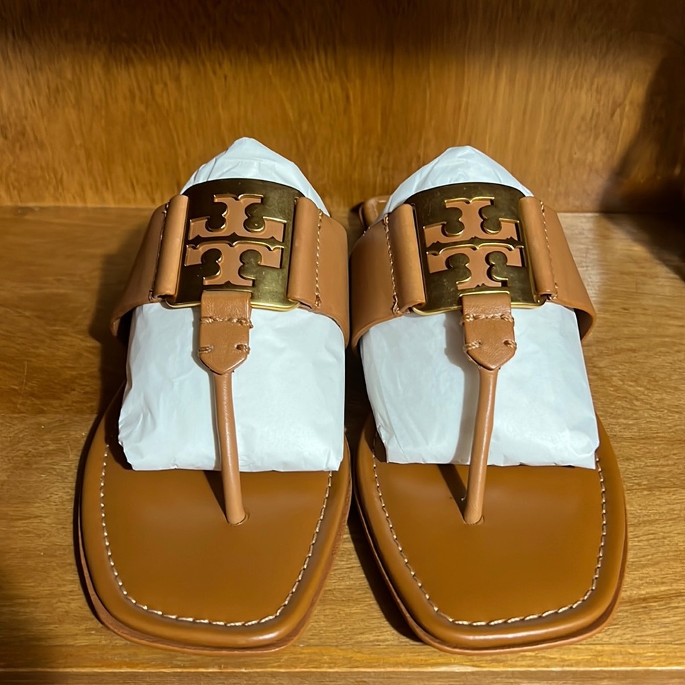 New never worn TORY BURCH Women Georgie Gold Logo Leather Sandals